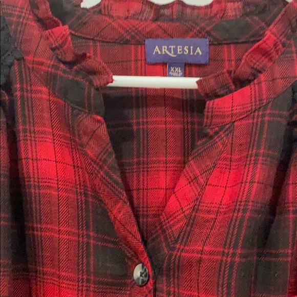 Artesia Tunic Length Button Down Top - Picture 5 of 5